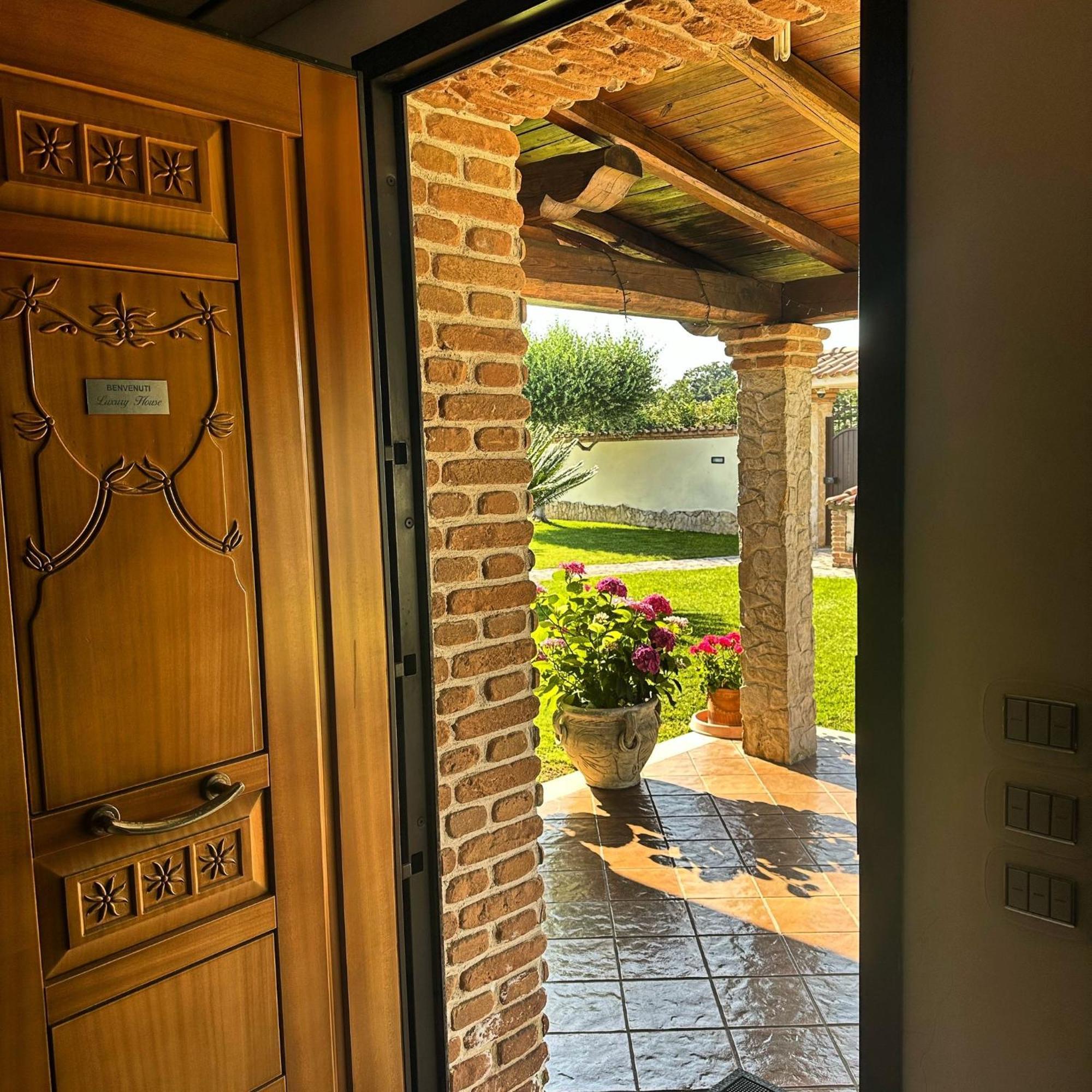 Gold House Luxury Anzio Villa Exterior foto
