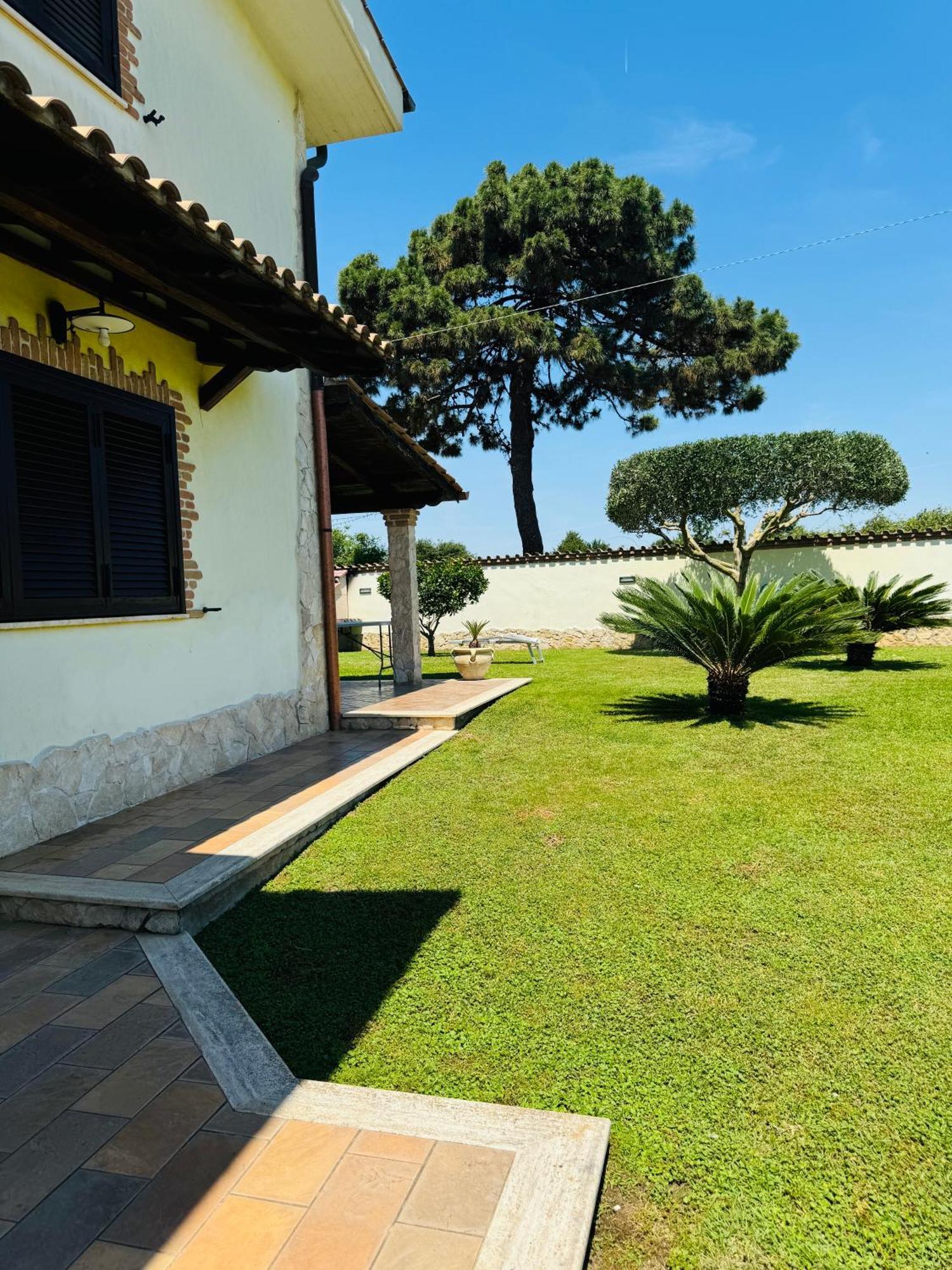 Gold House Luxury Anzio Villa Exterior foto