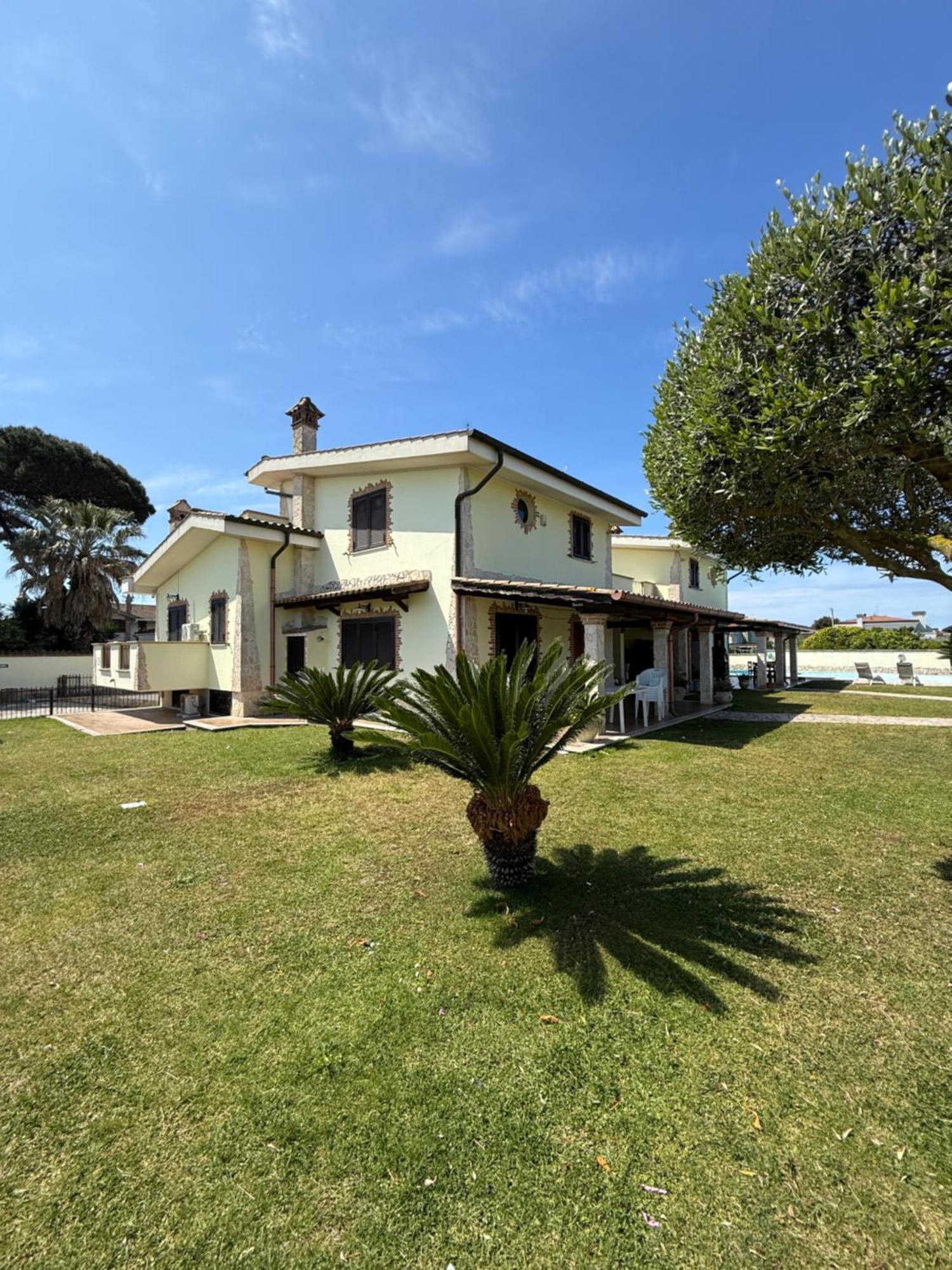 Gold House Luxury Anzio Villa Exterior foto